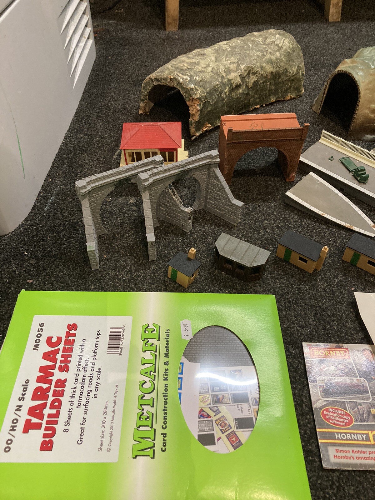 Job Lot Model Railway Accessories Buildings 00 OO Gauge Hornby Train