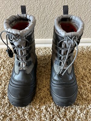 The North Face Alpenglow IV Youth Winter Mid Calf Snow Boots  display picture 1