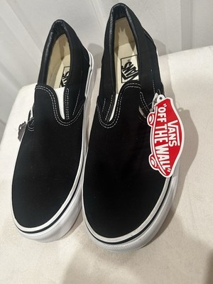 VANS Classic Slip-On Skate Sneakers Unisex, Black/White 10.5M