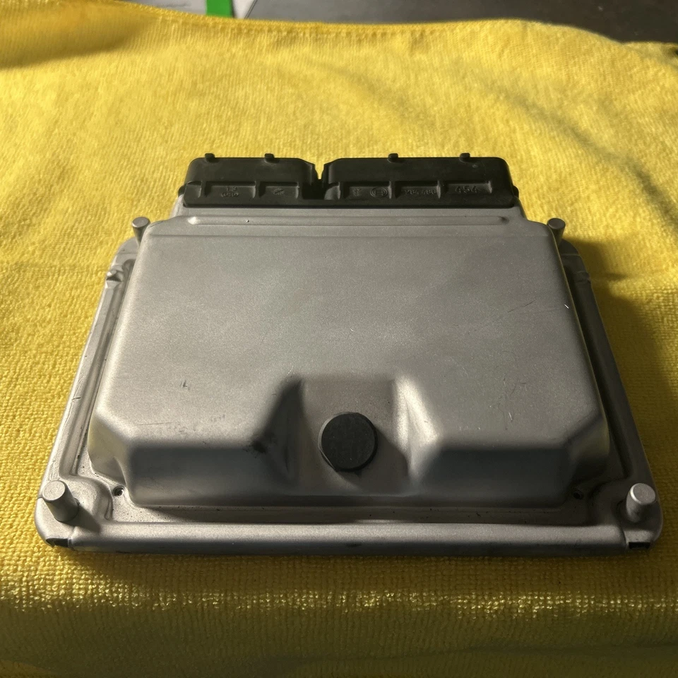 Unidade de controle de motor programada 2001 Volkswagen Beetle 2.0L 06A906032BS - Imagem 3 de 4