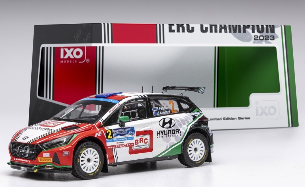 Miniature Hyundai i20 N Rally2 IXO 1/43 de Paddon au Rallye Serras de Fafe 2023
