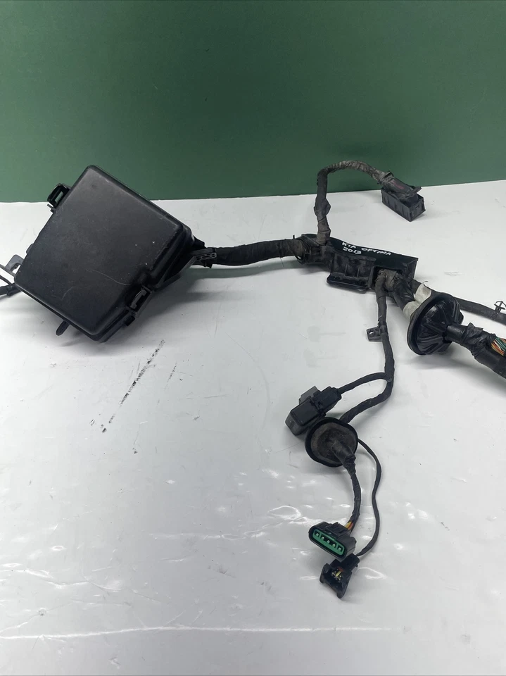 Arnés de cables KIA Optima 2013 debajo del capó con caja de espoleta OEM Foto 4 de 4