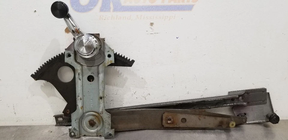 1985 CHEVY MONTE CARLO MANUAL DOOR WINDOW REGULATOR FRONT RIGHT PASSENGER - Image 2 of 4