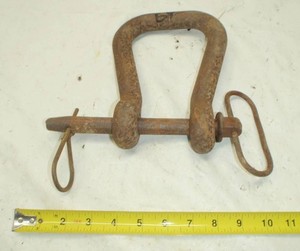 Larger Clevis w Pin
