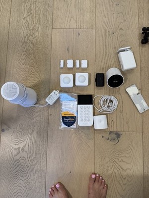 SimpliSafe Whole Home Security System W Indoor And Outdoor Cameras