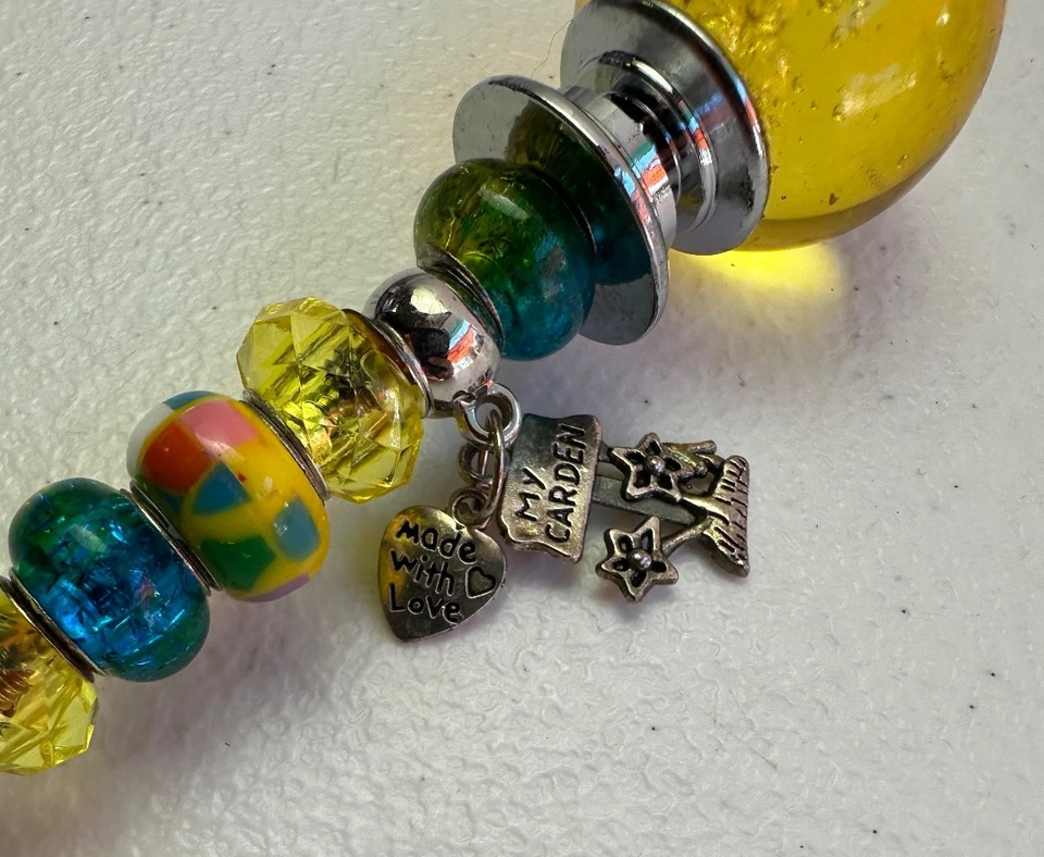 Estacas decorativas de plantador de fadas com contas de vidro acento e etiqueta "My Garden" 9" - Imagem 4 de 4