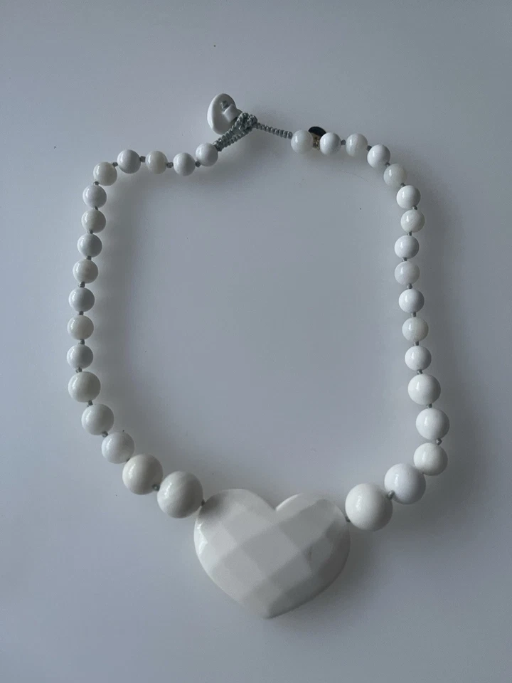 Hermoso collar Desinger grueso de piedras preciosas blancas de Lola Rose de segunda mano Foto 3 de 4