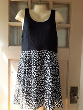 Apt. 9 Woman's Sleeveless Lined Dress Size Large