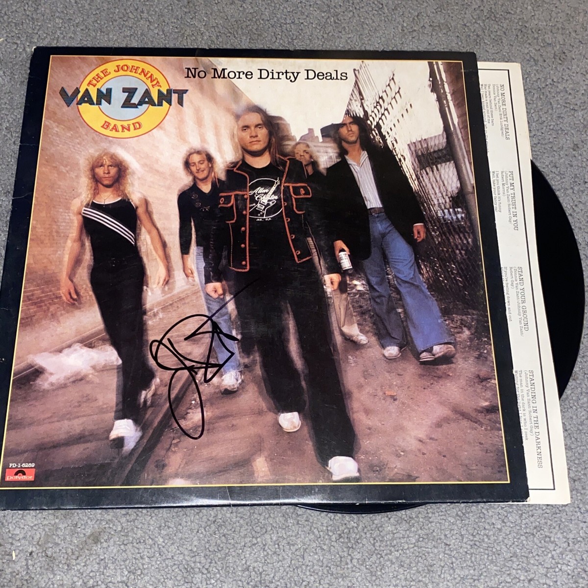 JOHNNY VAN ZANT LYNYRD SKYNYRD SIGNED NO MORE DIRTY DEAL VINYL LP