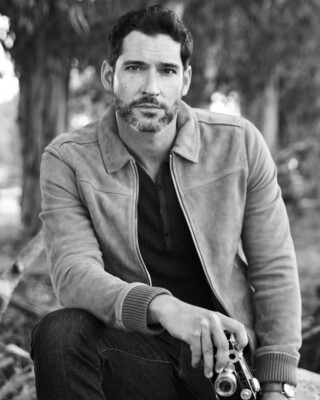 TOM ELLIS  8x10 PHOTO *