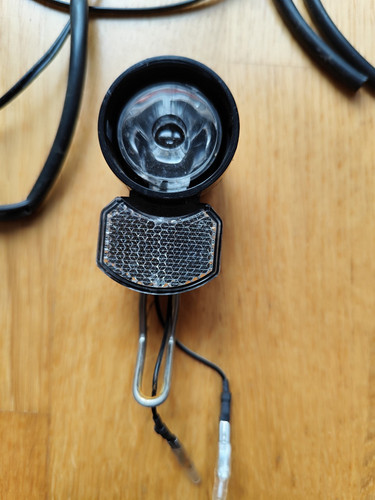 AXA LED Scheinwerfer Ecoline 15 Lux, für Nabendynamo LED Fahrradlampe mit Kabelb