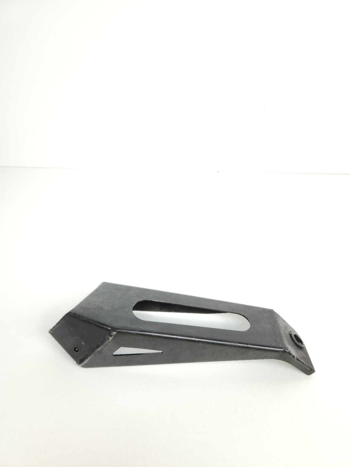 2015-2016 MCLAREN 650S REAR LEFT SIDE LOWER RADIATOR SUPPORT BRACKET 11L0371CP 
