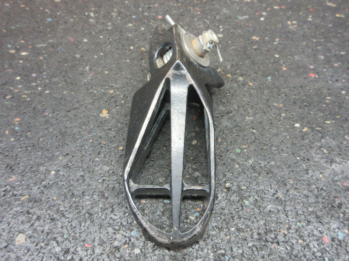 2005 Honda CRF250X OEM Right side footpeg foot peg 05 CRF 2005 Honda CRF250X OEM Right side footpeg foot peg 05 CRF