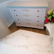 Como e 2 comodini stile classico decapè. Li consegniamo unicamente a Roma