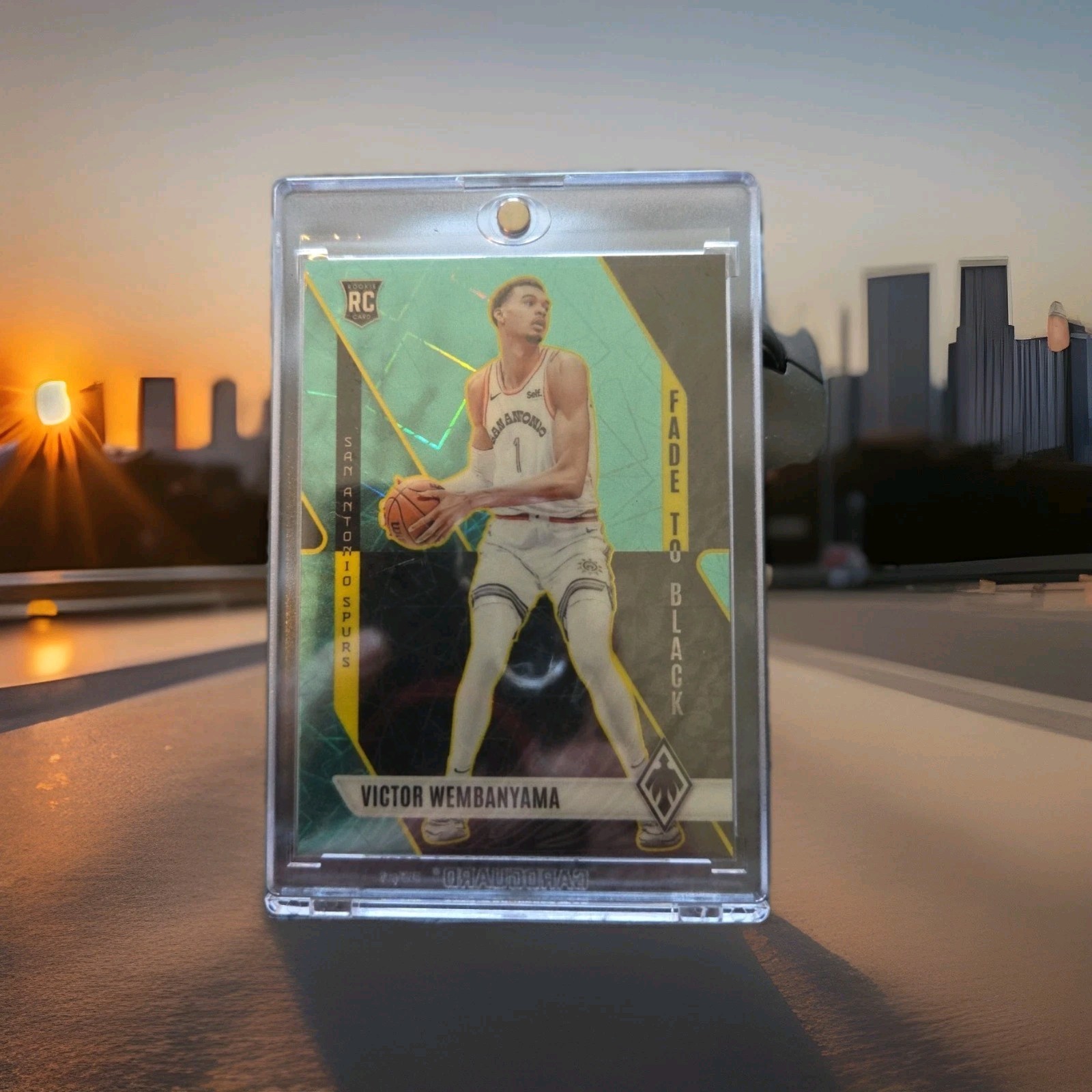 2023-24 Panini Phoenix - Fade to Black Victor Wembanyama #11 Teal Lazer (RC)