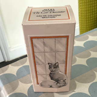 Avon vintage The Cat Decanter Eau de Cologne 50ml Decorative Glass with box