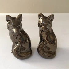 CB2 Fox Salt & Pepper Shakers Animal Kitsch Ceramic Handpainted Metallic Holiday