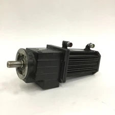 Lenze GST05-2A VCK 071C22 002C MDSKARS071-22 Servo motor 390V 4.4A Used UMP