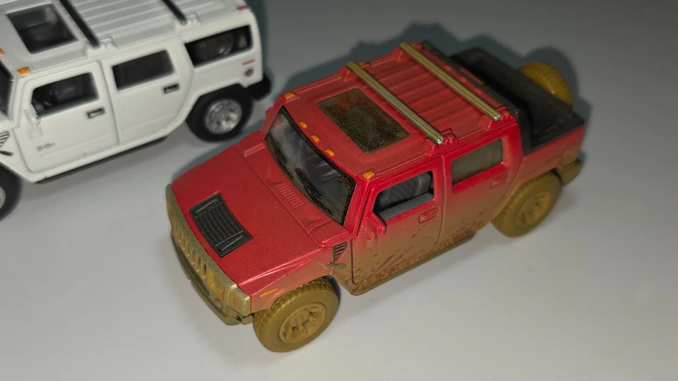 批量 2 件 KINSMART 2005 悍马 H2 SUV SUT 压铸 1: 36 拉回泥泞红色白色 — 第 2/3 张图片