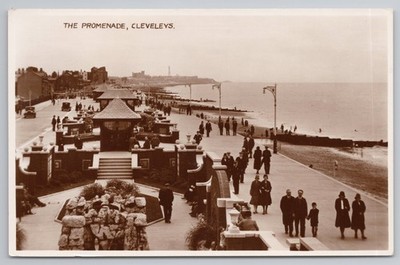 Cleveleys Die Promenade beschäftigte Wanderer & Tierheime Echtfoto Postkarte Allen & Söhne