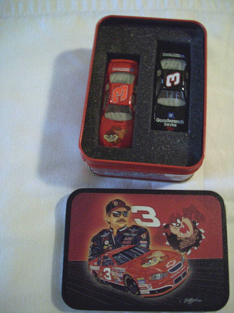 2 CAR SET IN TIN 2000 DALE EARNHARDT 1/64 TAZ TASMANIAN NO BULL GMGW ACTION