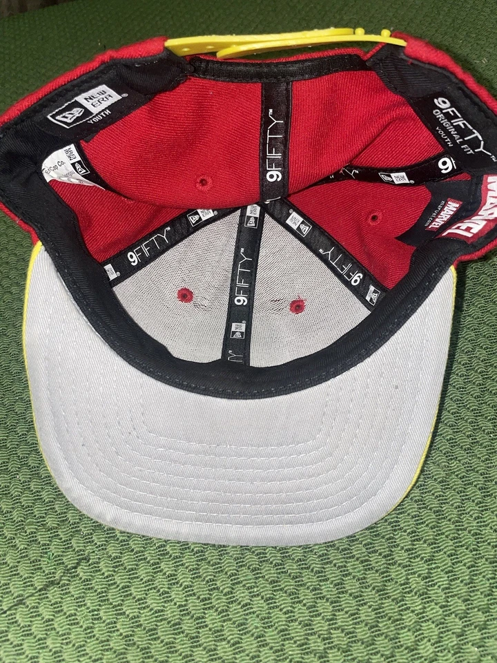 Sombrero SnapBack Iron Man Juvenil Nueva Era Marvel Rojo y Amarillo Foto 2 de 3
