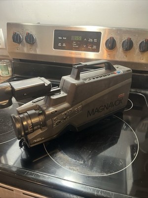 Magnavox CVJ320AV01 Vintage VHS HQ Movie Maker Camcorder Read
