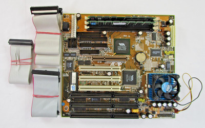 Chaintech 5AGM2 Mainboard Sockel 7+Intel Pentium MMX 233MHz + 386 MB SD-Ram,OK