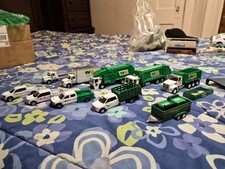 1:64 WM truck and pickup set