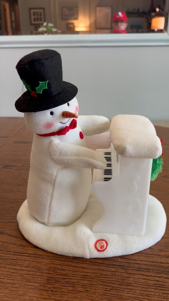 2023 Hallmark Singing Piano Playing Snowman Plush Sound Light