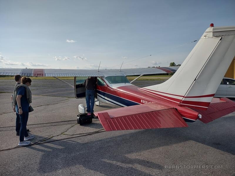 1971 CESSNA 182N Single Engine Aircraft New Windshield Clean interior