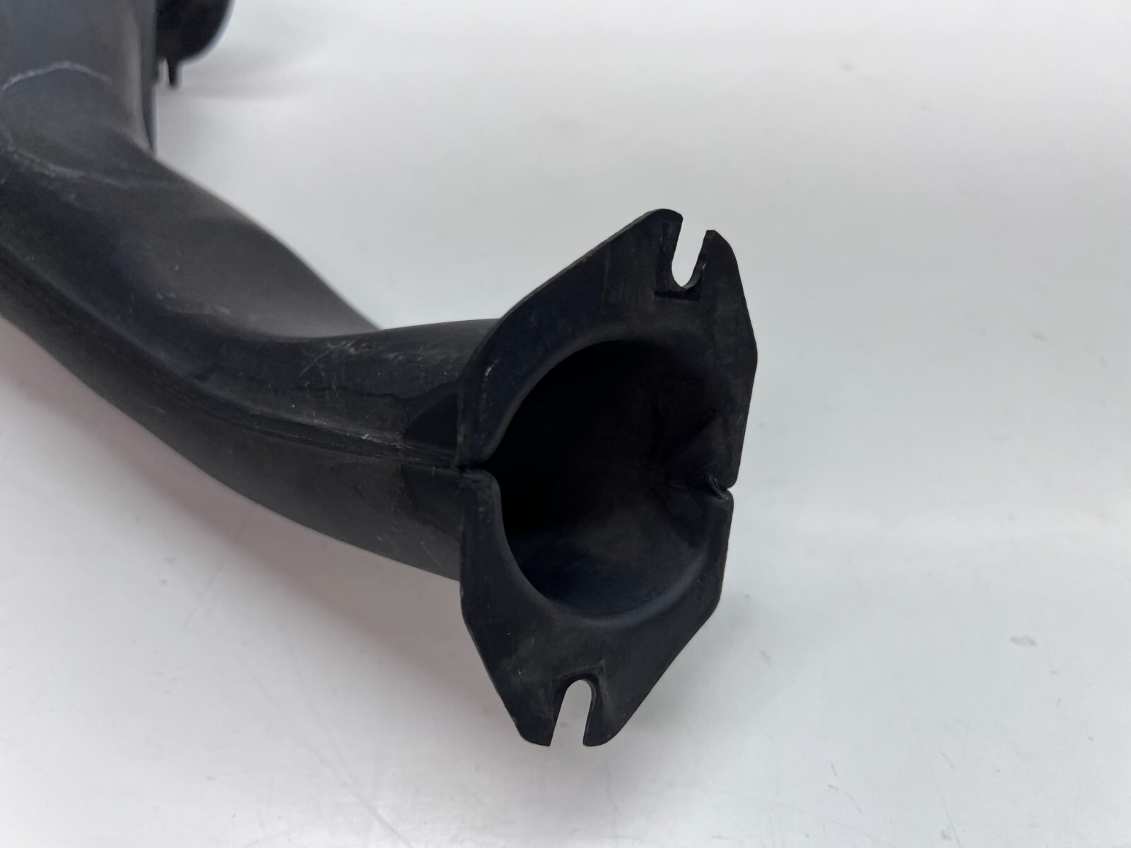 LAMBORGHINI AVENTADOR FRONT LEFT DRIVER LH AIR TUBE CONVEYOR OEM 470805767A