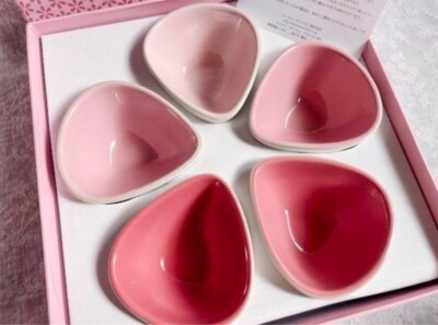 Le Creuset Flower Petal Dish 5枚セット Le Creuset Flower Petal Dish Set of 5 with Box Flower collection