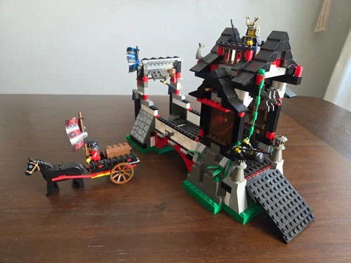 Lego 6089 Stone Tower Bridge - Complete Set - Includes Instructions