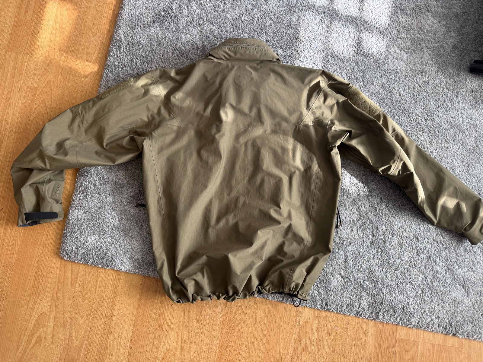 Arc’teryx LEAF Alpha Crocodile (Gen2) Jacket Men’s Large thumbnail 2