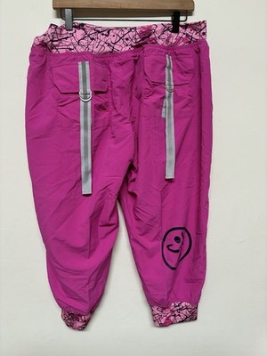 NWT Zumba XXLovely Can t Touch This Cargo Capri Pin A Rose Pants XXL