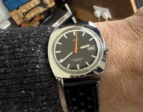 Vintage 1971 Timex Men's Viscount Calendar Automatic Watch Racing / Rally Style