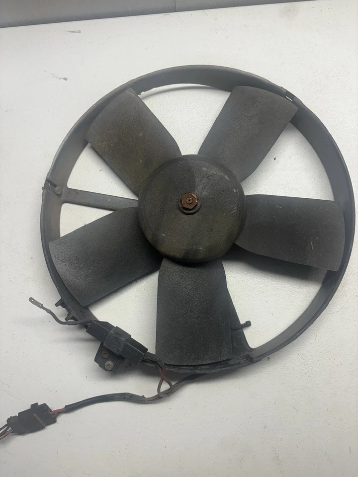 Ventilador auxiliar eléctrico OEM BMW E28 82-88 528E 533I 535i Foto 2 de 4