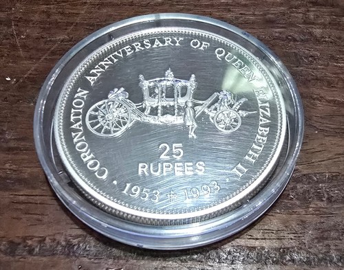 Seychelles Silver 25 Rupee coin 1993, 40th anniversary of the Coronation of QEII - Picture 3 of 3