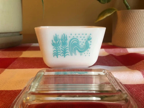 Vintage Pyrex 1-1/2 cup Ovenware Dish Amish Blue Bird Rooster WITH LID - 501B