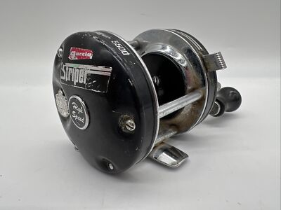 Moulinet De Pêche Vintage Abu Garcia Ambassadeur 5500 - Fabriqué En Suède, Pied Rouge