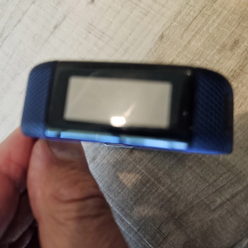 Garmin Vivosmart HR Aktivitätstracker Imperial Lila NUR TEILE LASSEN SICH NICHT EINSCHALTEN - Bild 2 von 4