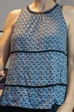 Tank Top Black White Flowers Tiered Look Straps Keyhole Back Old Navy 