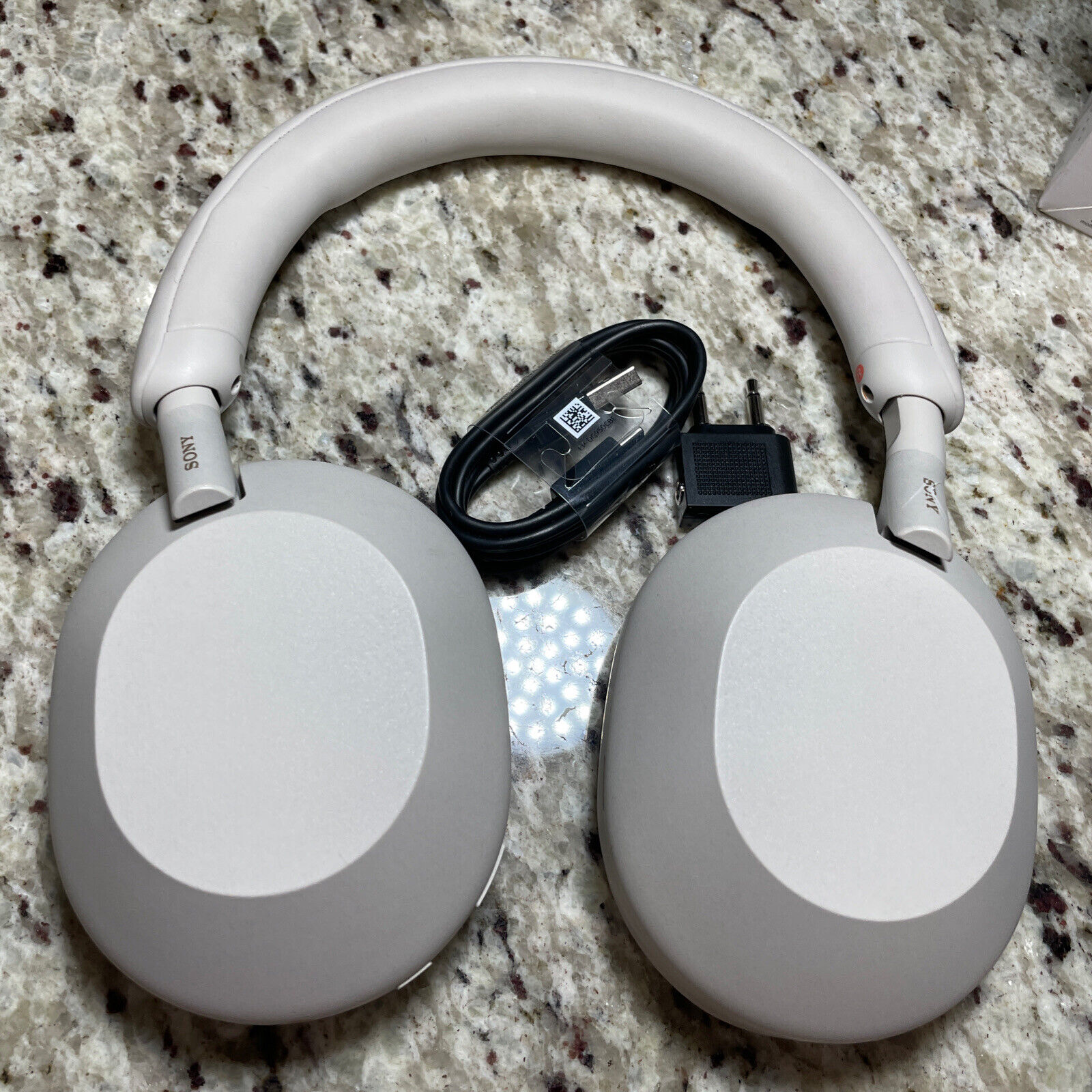 Sony WH-1000XM5 Noise Cancelling Wireless Over-Ear Headphones