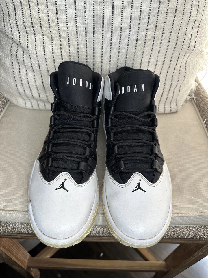 Zapatillas de baloncesto Jordan Melo M10 para hombre talla 10 negras blancas AQ9084-100 Foto 3 de 4