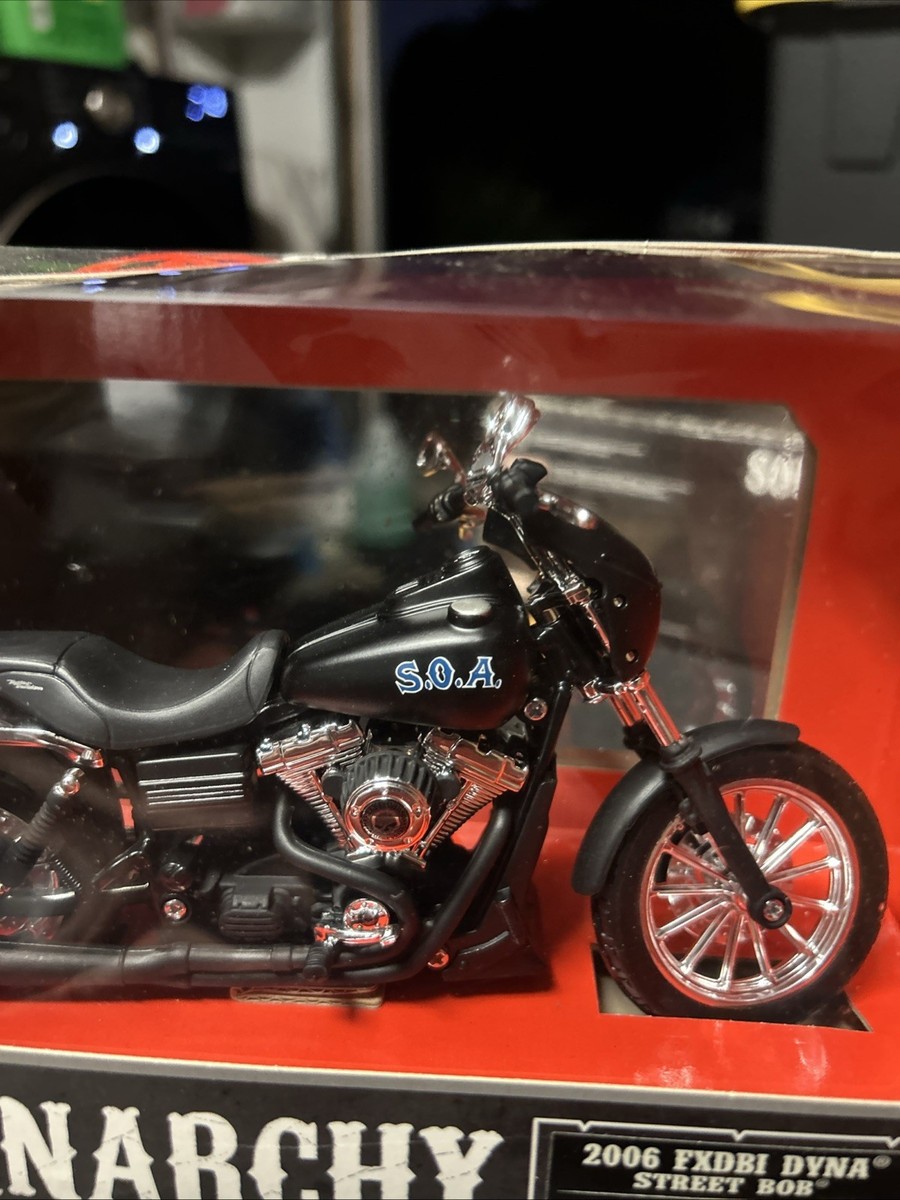 Maisto Harley Davidson Sons Anarchy 2006 FXDBI Dyna Street Bob 1