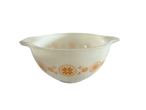 Pyrex 441 1 1/2 pt Town & Country Cinderella Mixing Bowl Made in USA