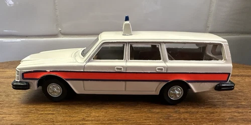 Vintage Dinky Toys Diecast Volvo 265 DL Estate Wagon Police Car Made in England