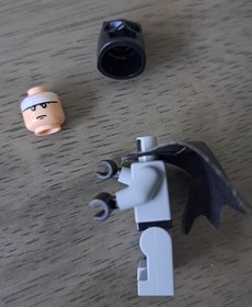 LEGO BATMAN 7780 The Batboat: Hunt for Killer Croc, 100% Complete  except NO BOX