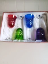 🍾 Set of 4 Colorful Crystal Wine Glasses – Gioielli Da Tavola Le Stelle – 8 oz